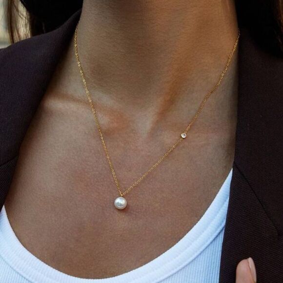 Anthropologie Jewelry - Gold and Pearl Necklace Q612